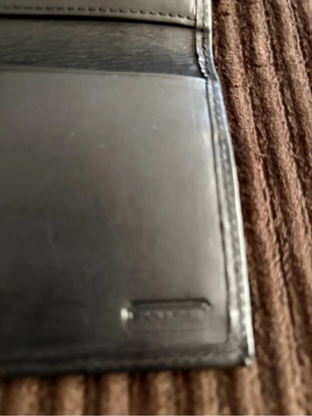 Vintage Ladies Coach Black Leather Envelope Wallet - Classic Minimalist